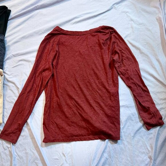 Bundle of FOUR Falls Creek brand Long Sleeve Vneck basic tops SIZE MEDIUM - Picture 4 of 13